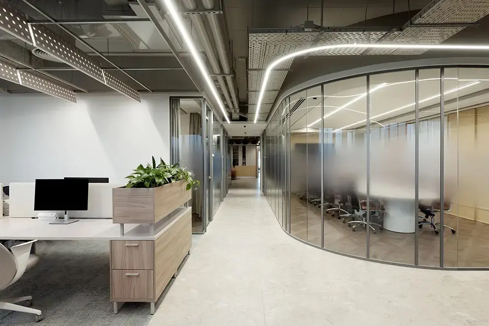 西門子以色列辦公室：高效能 LED 技術與現代辦公美學的結合